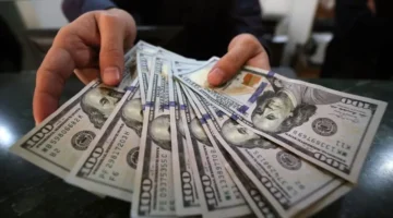 تراجع سعر الدولار.. هبوط جماعي للعملة الخضراء داخل 10 بنوك مصرية يوم الأحد